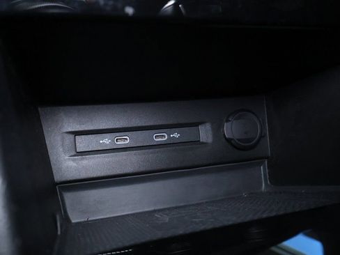 Used 2022 Volkswagen Taos SEL image 37