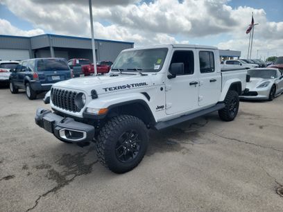 Used 2025 Jeep Gladiator Sport