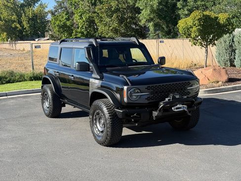Used 2024 Ford Bronco Everglades AWD/4WD image 2
