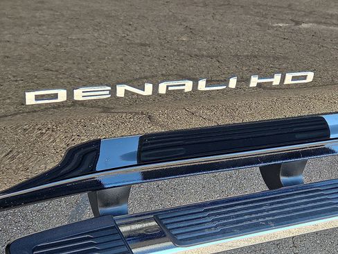 Used 2020 GMC Sierra 2500 Denali w/ Denali Ultimate Package image 8