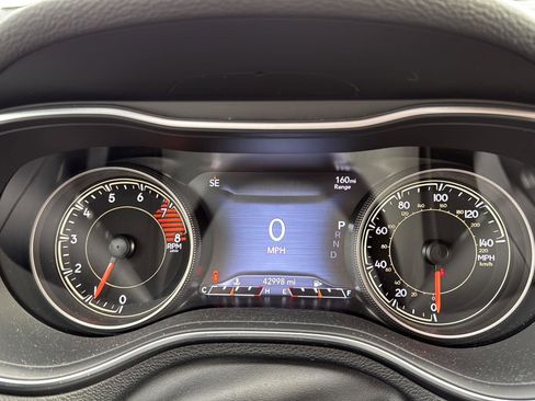 Used 2020 Jeep Cherokee Trailhawk w/ Cold Weather Group image 27