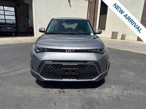 Used 2025 Kia Soul LX w/ LX Technology Package FWD image 2