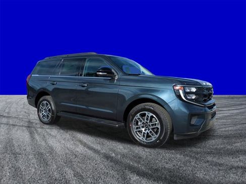 New 2026 Ford Expedition Active image 2