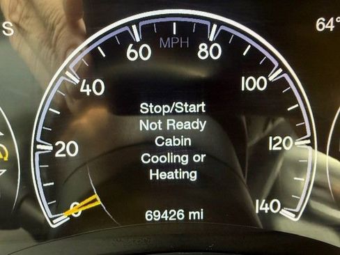 Used 2022 Jeep Grand Cherokee Limited image 4