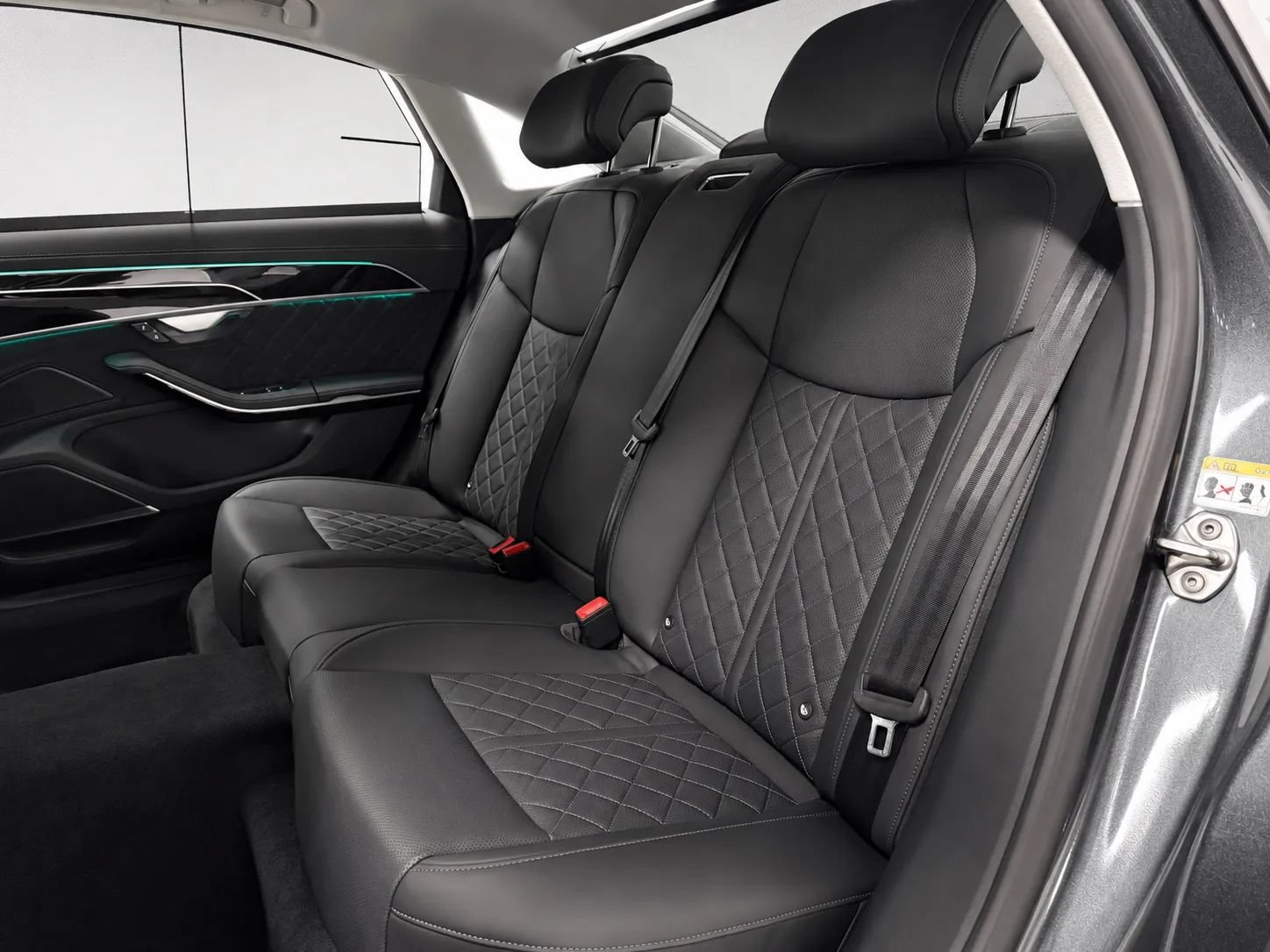Used 2023 Audi S8 w/ S8 Comfort Plus Package AWD/4WD image 16