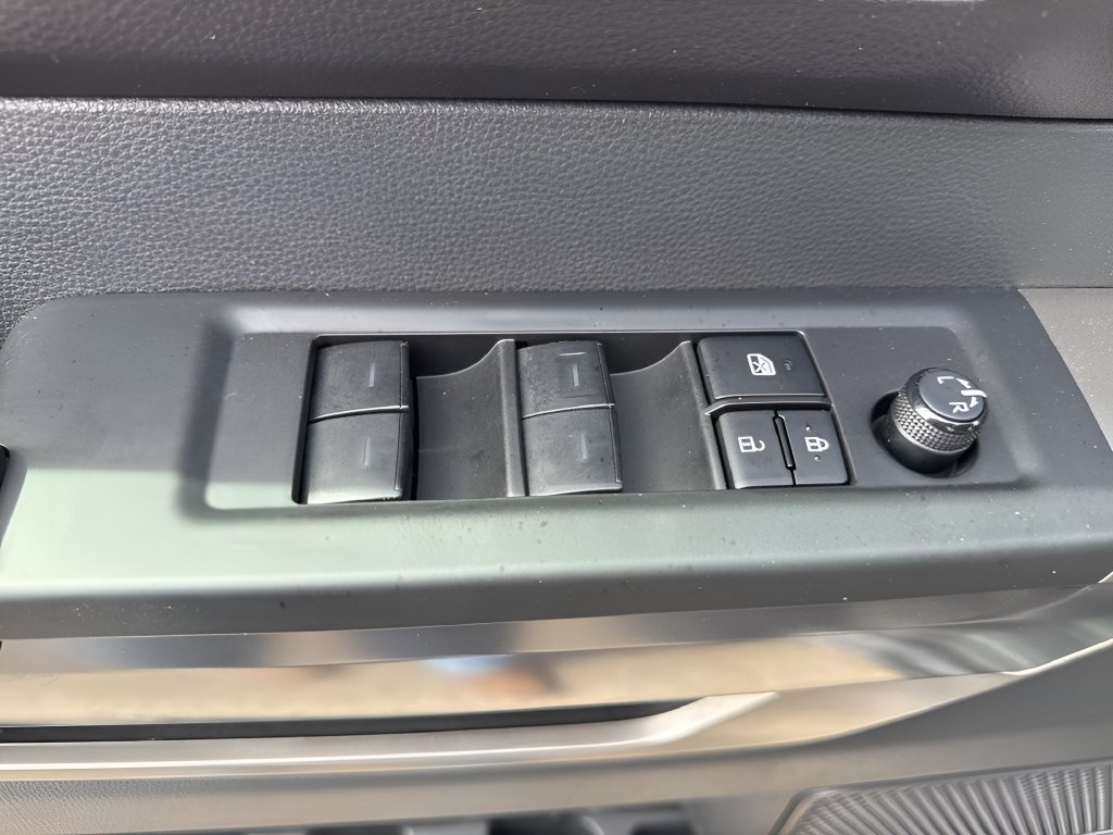Used 2025 Toyota Tundra SR5 AWD/4WD image 27
