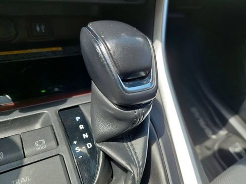 Used 2019 Toyota RAV4 Limited AWD/4WD image 25