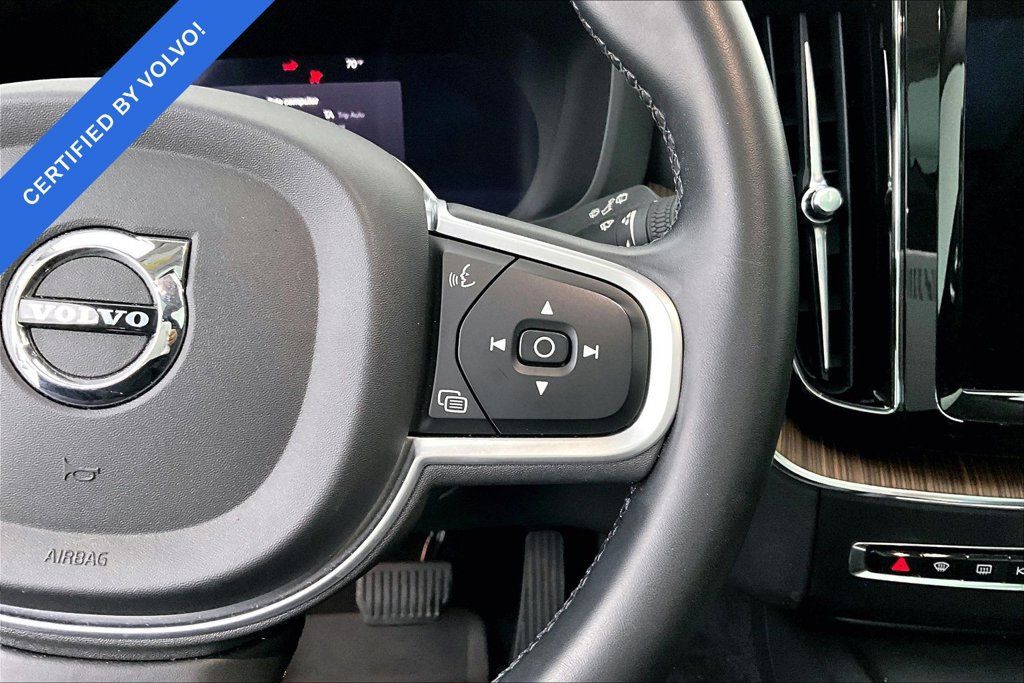 Used 2022 Volvo XC60 B5 Momentum w/ Climate Package AWD/4WD image 22