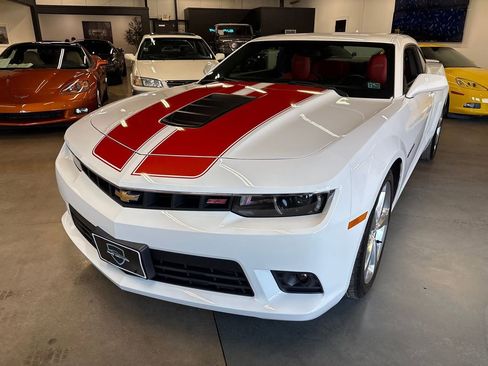 Used 2015 Chevrolet Camaro SS w/ RS Package image 2