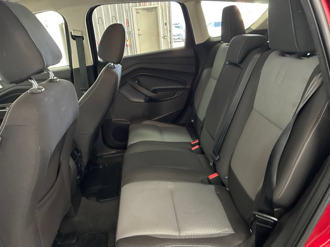 Used 2017 Ford Escape SE w/ Equipment Group 201A AWD/4WD image 17
