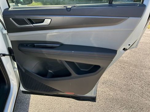 Certified 2025 Volkswagen Atlas Peak Edition SE image 47