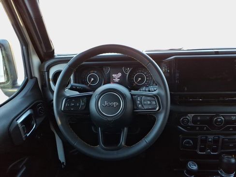 Used 2024 Jeep Wrangler Sport S image 11
