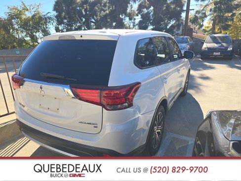 Used 2016 Mitsubishi Outlander SE image 4