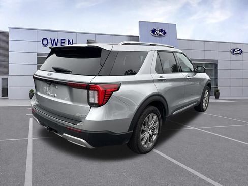 Used 2025 Ford Explorer Platinum AWD/4WD image 5