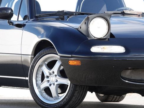 Used 1996 MAZDA MX-5 Miata RWD image 52