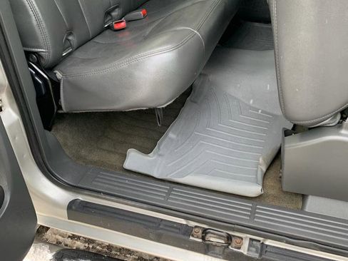 Used 2005 Chevrolet Silverado 2500 LT w/ Heavy-Duty Power Package image 14