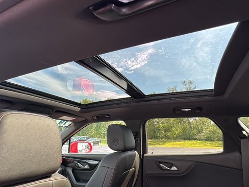 Certified 2019 Chevrolet Blazer RS w/ Sun and Wheels Package FWD image 30