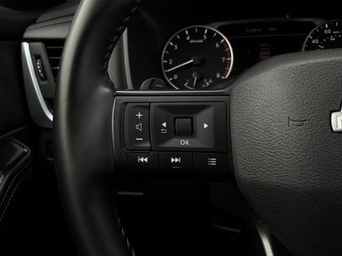 Used 2025 Nissan Rogue SV FWD image 32