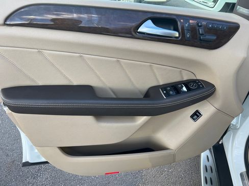 Used 2015 Mercedes-Benz GL 450 4MATIC image 30