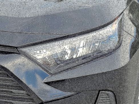 Used 2022 Toyota RAV4 LE image 9