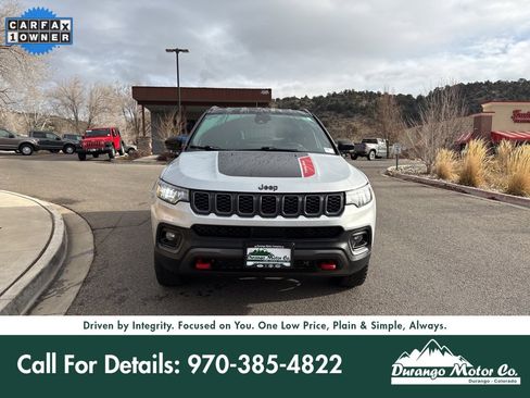 Used 2025 Jeep Compass Trailhawk image 3