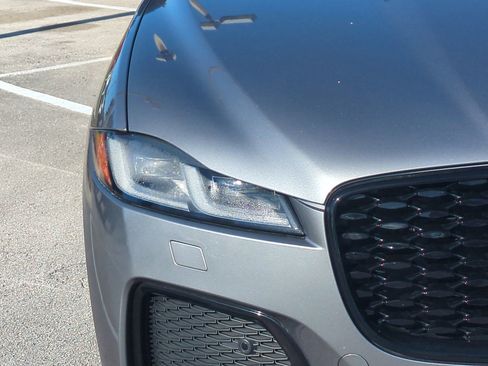 Used 2024 Jaguar F-PACE R-Dynamic S image 10