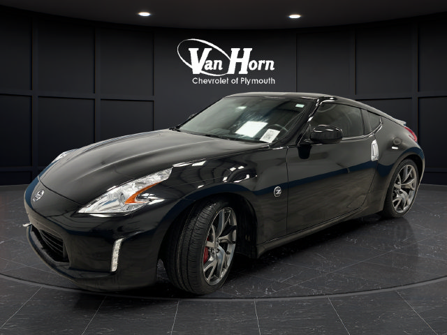 Used 2016 Nissan 370Z Coupe RWD image 3