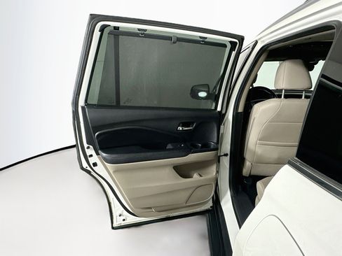 Used 2019 Honda Pilot Touring image 23