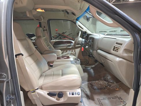 Used 2004 Ford Excursion Limited image 78