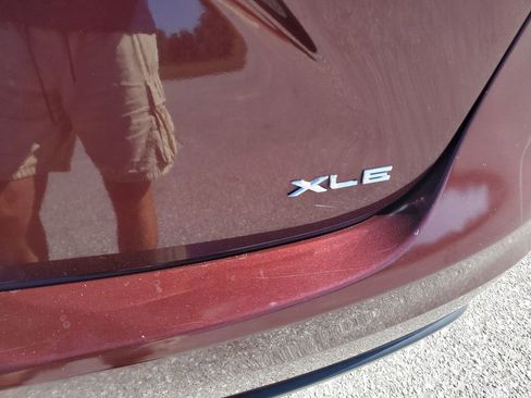 Used 2015 Toyota Avalon XLE image 39