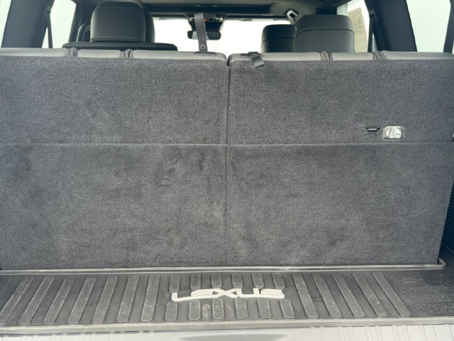 Used 2025 Lexus GX 550 w/ Accessory Package (2T) AWD/4WD image 31