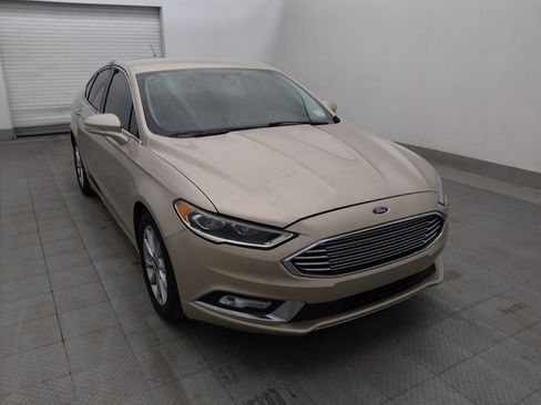 Used 2017 Ford Fusion SE w/ Fusion SE Technology Package FWD image 13