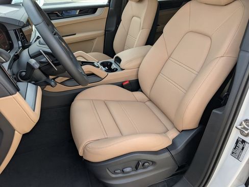 New 2026 Porsche Cayenne AWD/4WD image 5