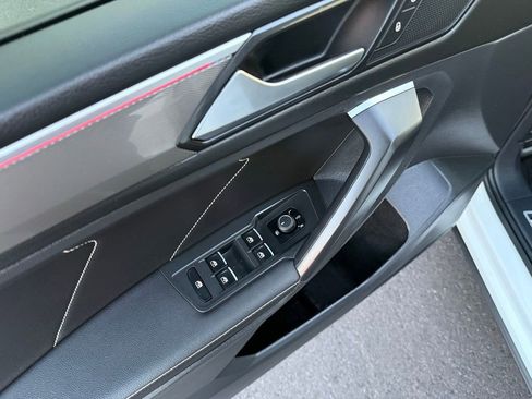 Used 2023 Volkswagen Tiguan SE R-Line image 13