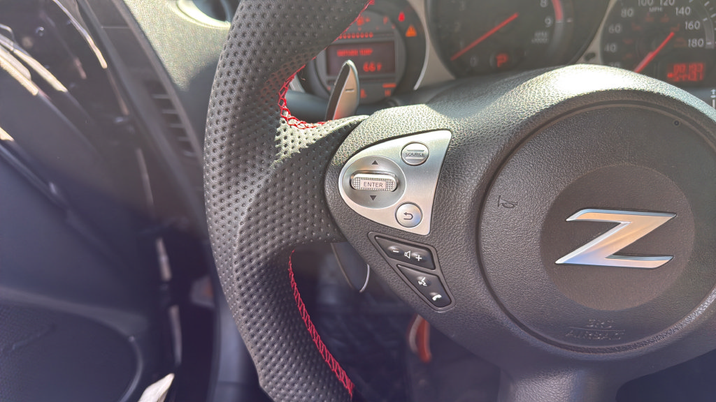 Used 2016 Nissan 370Z Coupe RWD image 22