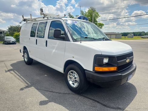 Used 2015 Chevrolet Express 2500 RWD image 4
