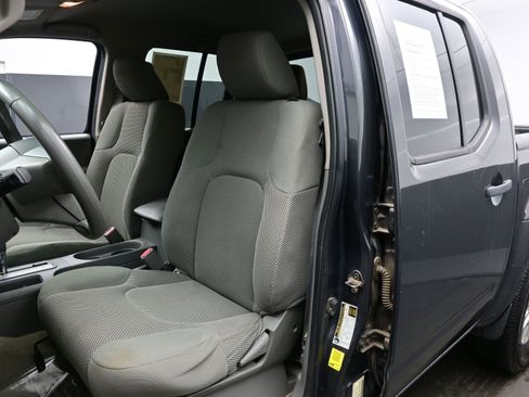 Used 2015 Nissan Frontier SV w/ SV Value Truck Package image 10