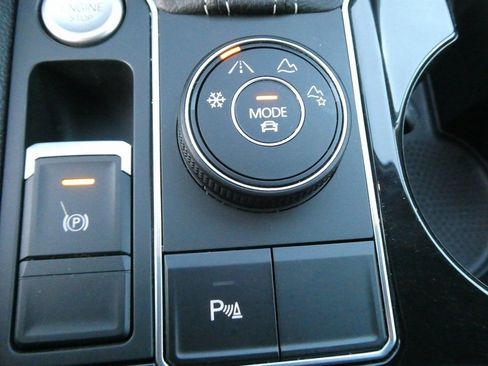 Used 2022 Volkswagen Atlas SE image 27