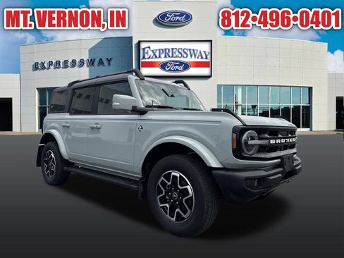 Used 2023 Ford Bronco Outer Banks AWD/4WD image 3