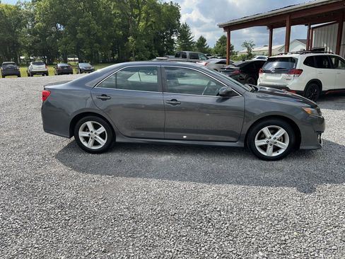 Used 2013 Toyota Camry SE FWD image 4
