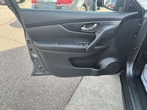 Used 2019 Nissan Rogue SL AWD/4WD image 14