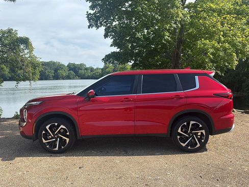Used 2022 Mitsubishi Outlander SE FWD image 10