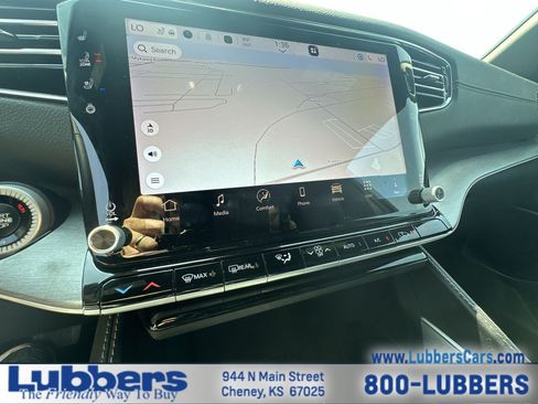 Used 2025 Jeep Wagoneer Series II w/ 8-Passenger Seating Package AWD/4WD image 19