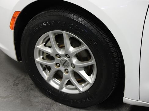 Used 2022 Chrysler Pacifica Touring-L FWD image 10