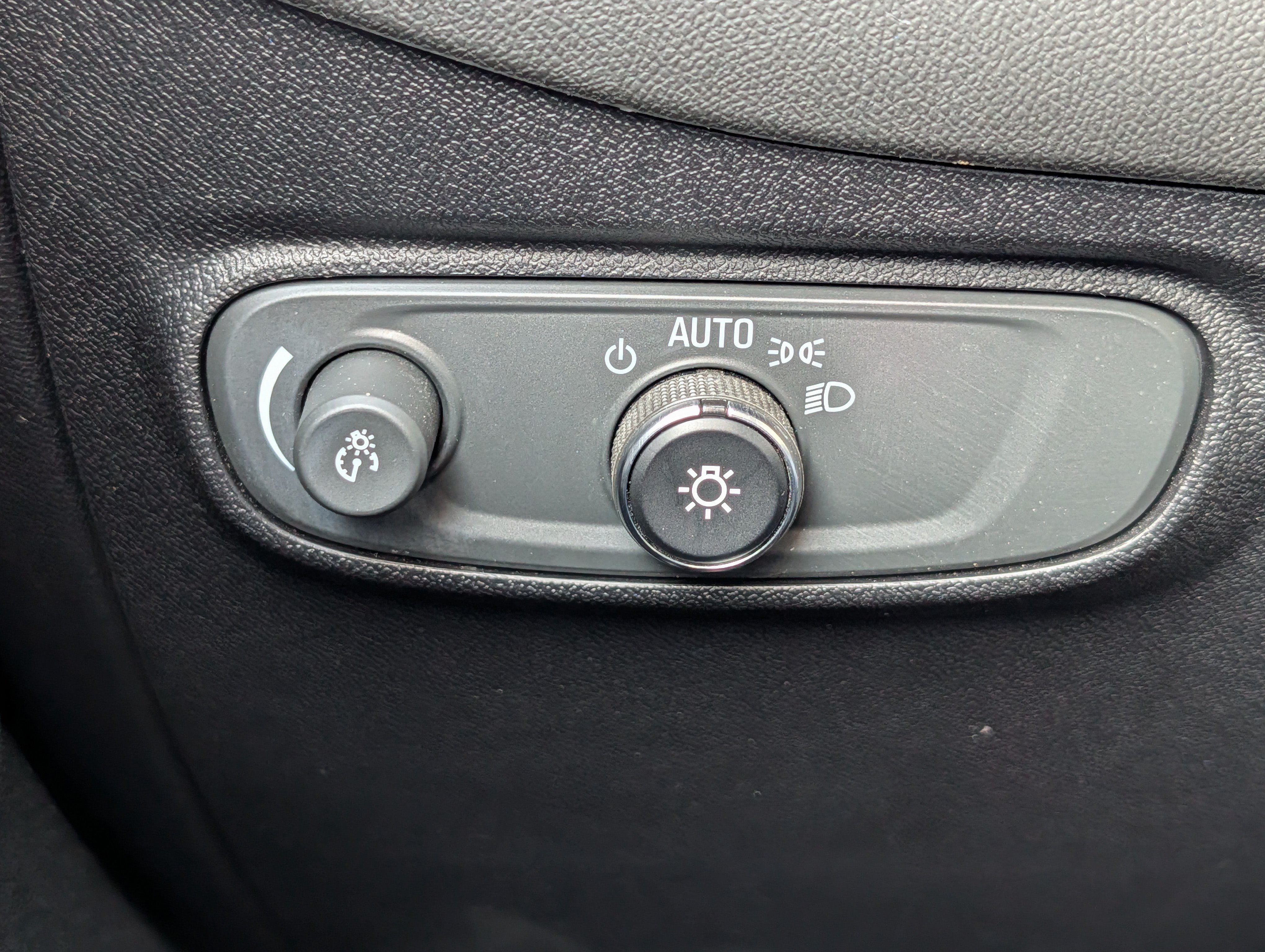Used 2019 Chevrolet Equinox LT AWD/4WD image 26