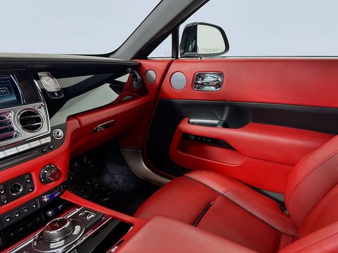 Used 2018 Rolls-Royce Dawn RWD image 16