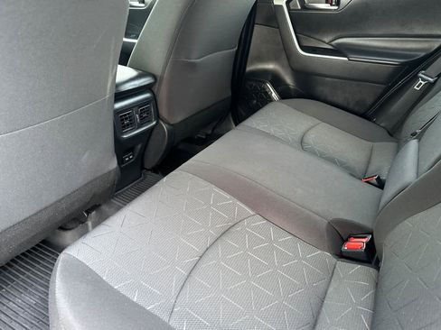 Used 2022 Toyota RAV4 XLE w/ Convenience Package AWD/4WD image 4