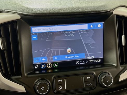 Used 2022 GMC Terrain SLT w/ Infotainment Package II AWD/4WD image 2
