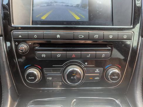 Used 2017 Jaguar XJ L Supercharged RWD image 28
