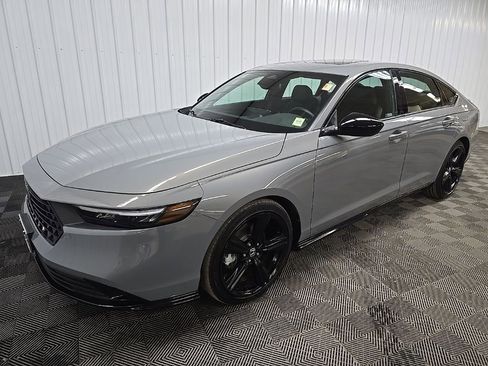 Used 2024 Honda Accord Sport image 8